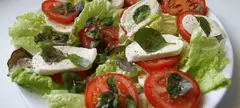 Caprese című cikk borítóképe