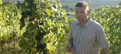 Lassú víz partot mos című cikk borítóképe