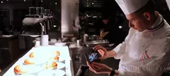 Paul Bocuse nyomdokaiba léptem című cikk borítóképe