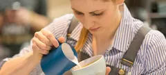 Egy kávénál is fontos az első benyomás című cikk borítóképe
